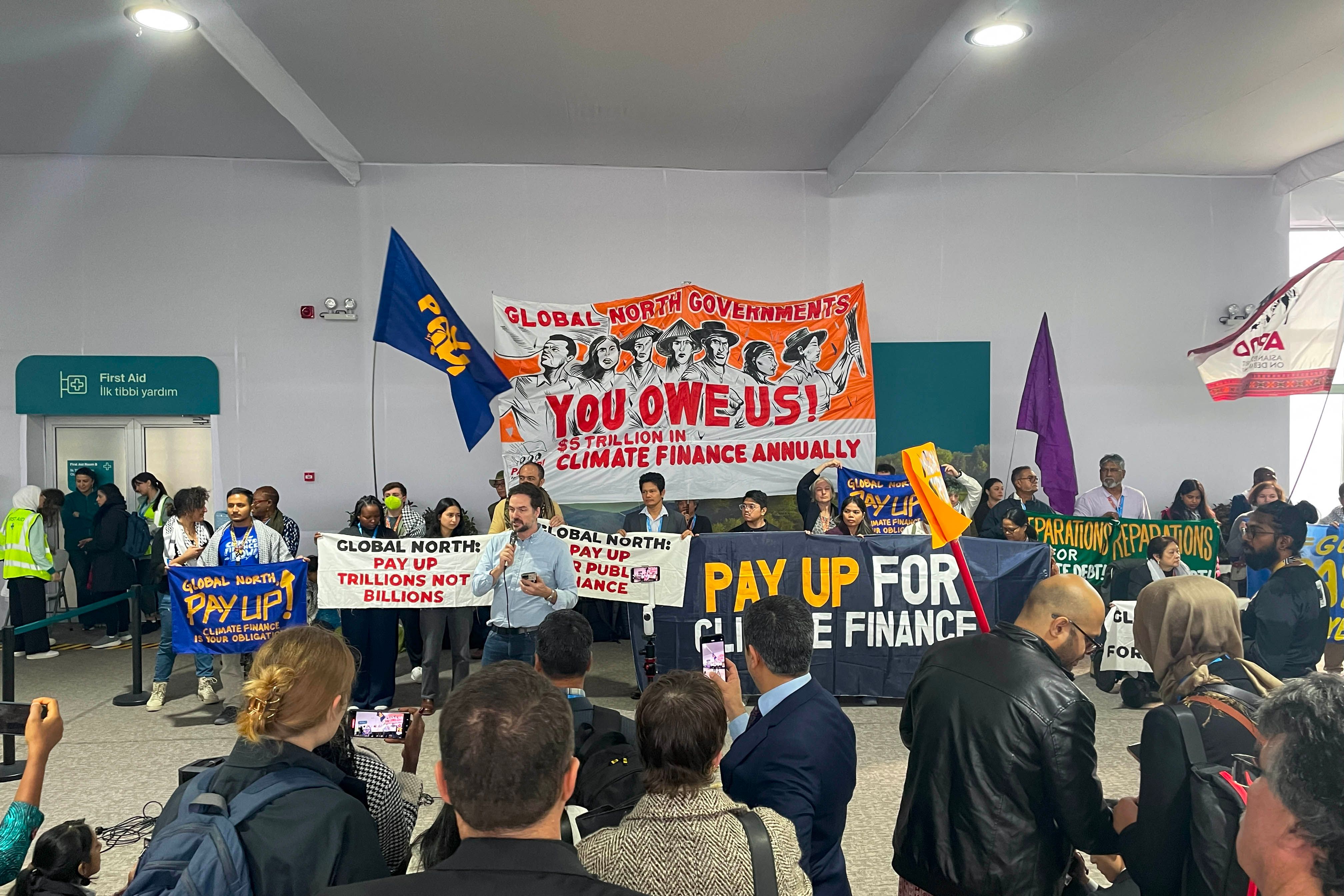 O penúltimo dia da 29ª Conferência das Nações Unidas sobre Mudanças Climáticas (COP 29), em Baku, no Azerbaijão. AZERBAIJAN-UN-CLIMATE-COP29-LAURENT THOMET-AFP.jpg