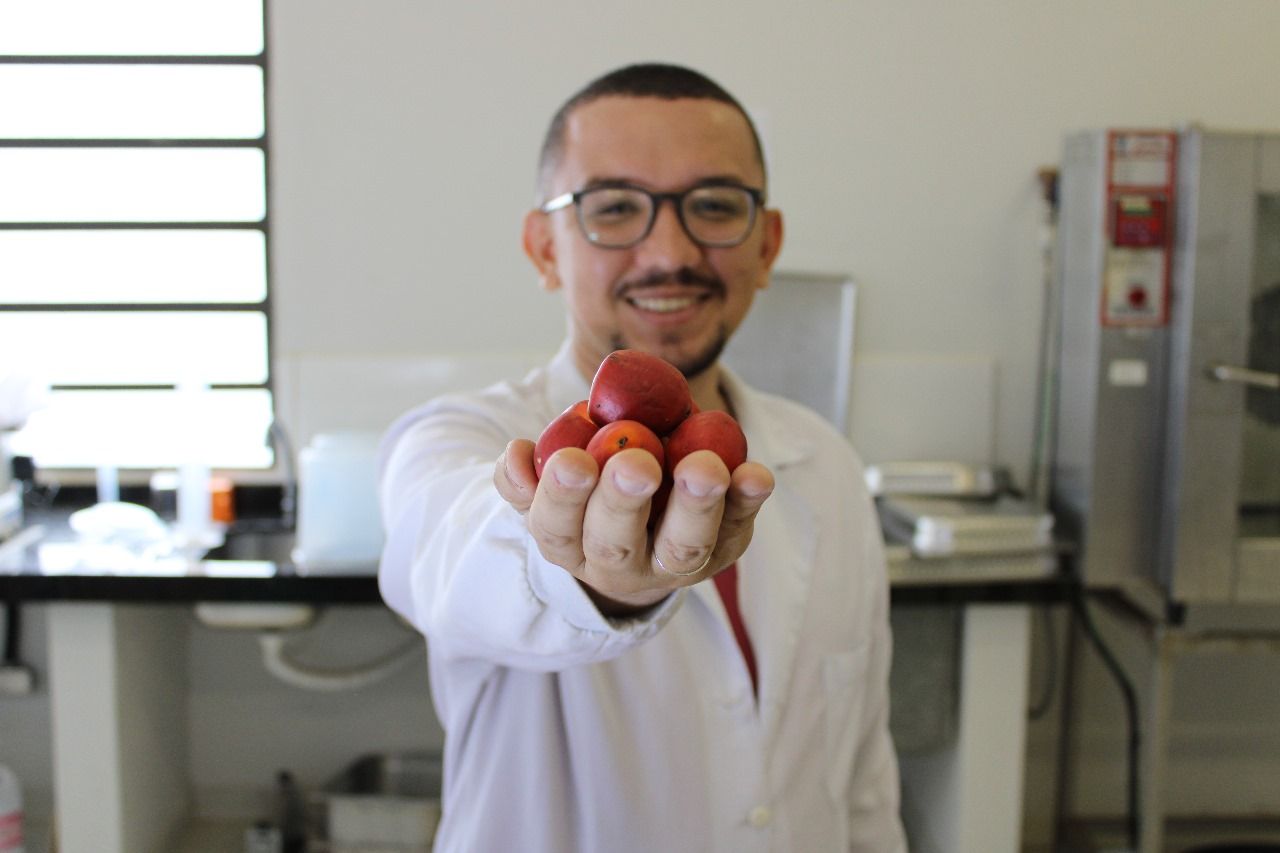 Yves Santos, pesquisador da farinha de pupunha - Arquivo pessoal (1).jpeg